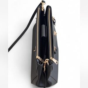 🖤 RARE 🖤 COACH Turnlock Carryall Bag ~ such a beautiful Discounted Style